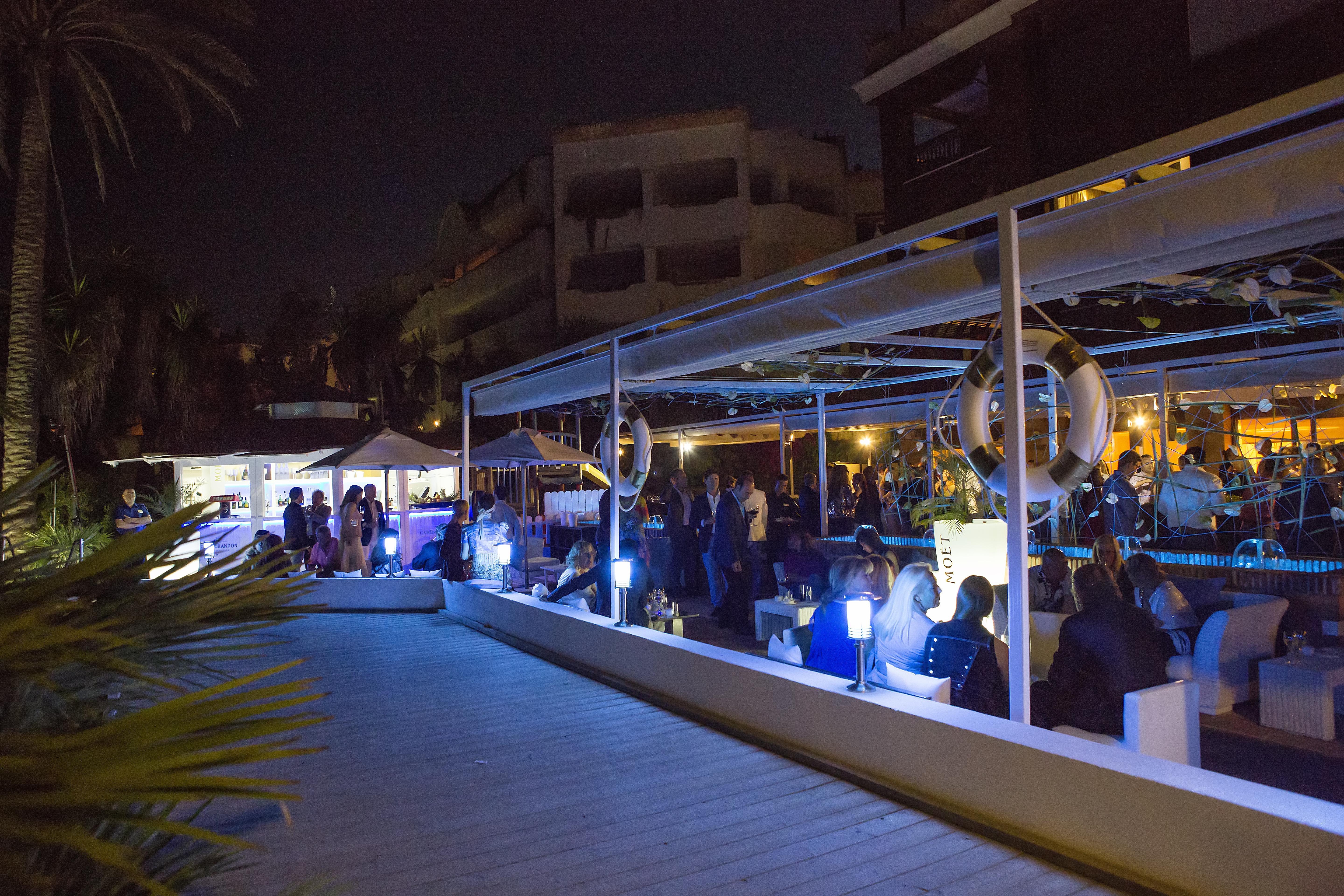 Gran Hotel Guadalpin Banus Marbella Exterior photo The bar at night