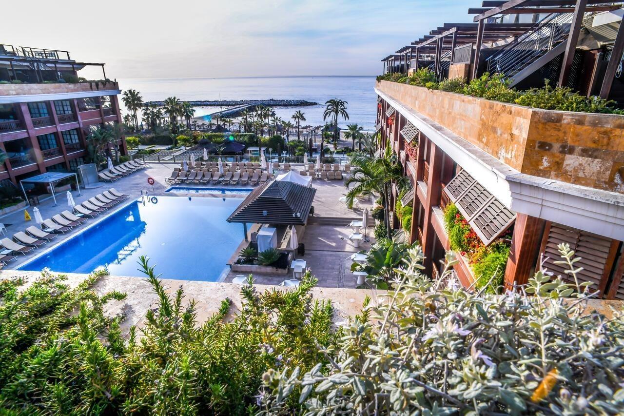 Gran Hotel Guadalpin Banus Marbella Exterior photo The resort's pool area