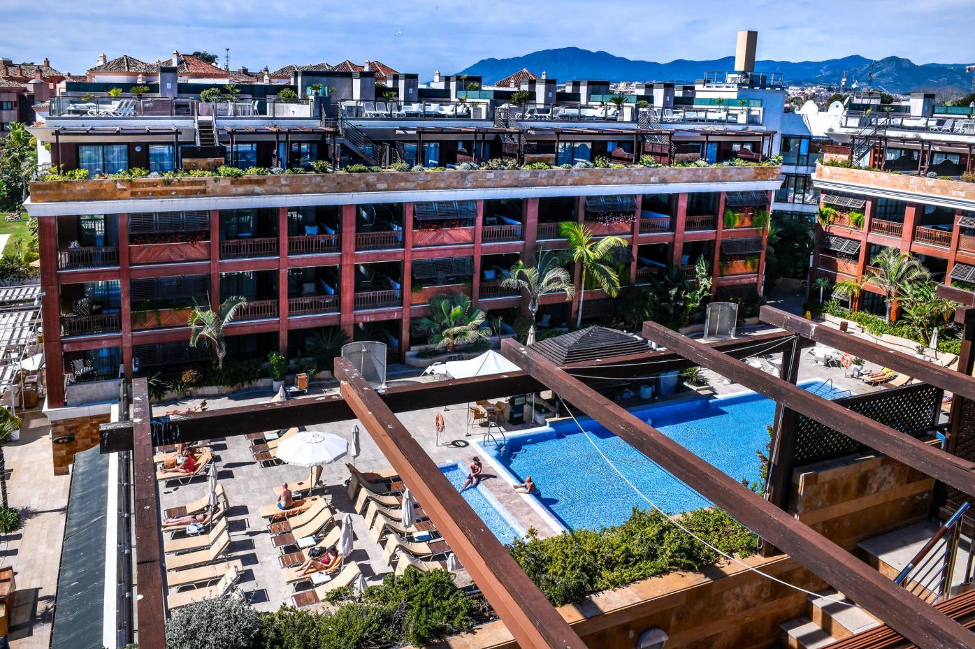 Gran Hotel Guadalpin Banus Marbella Exterior photo The hotel's rooftop pool